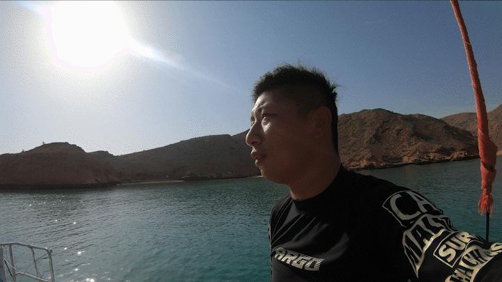 中国小伙的航海日记,44:遭遇海上马蜂袭击,亲妈都不认识我了