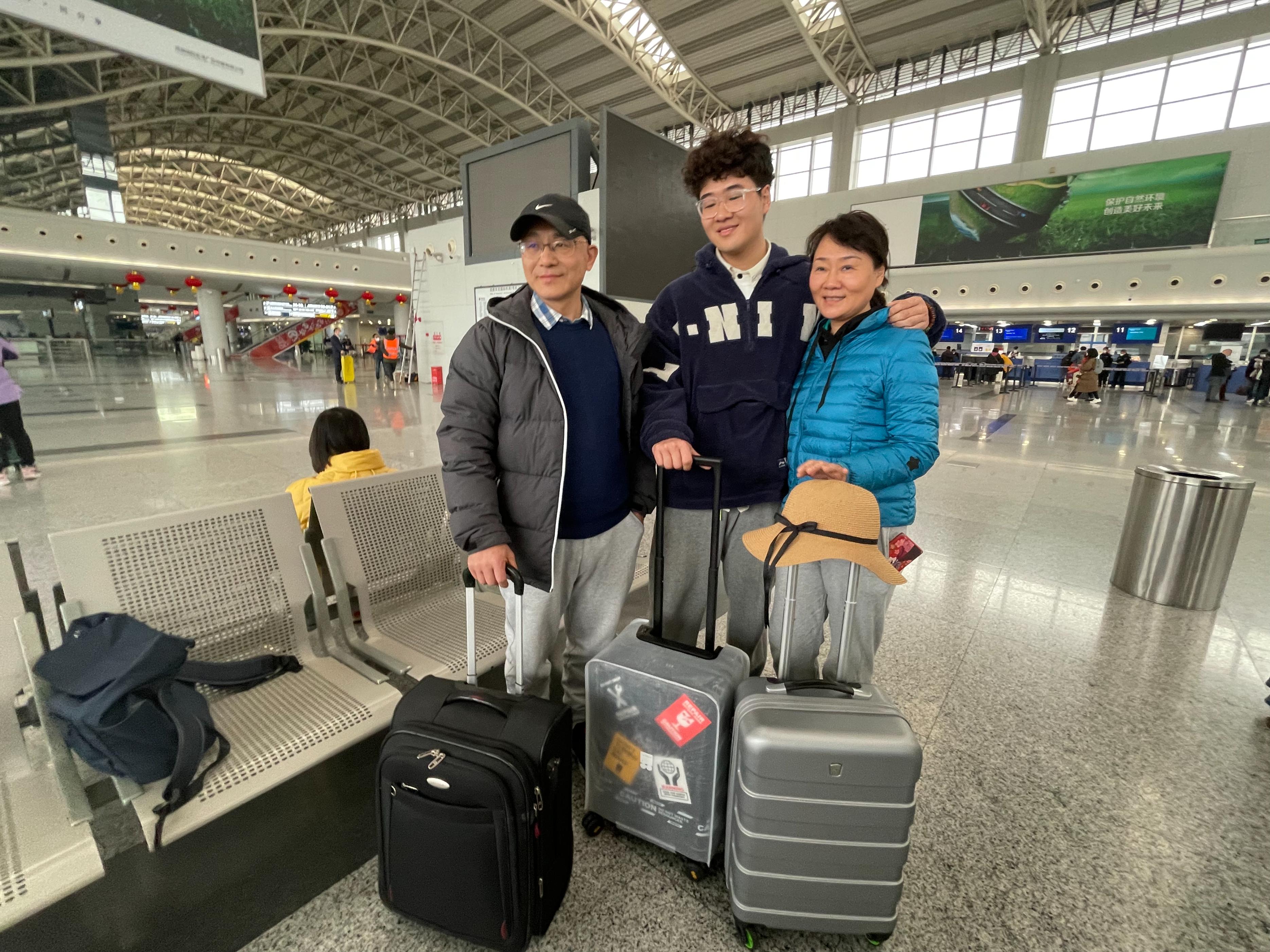 今日起试点恢复旅行社出境团队游业务，成都出发！