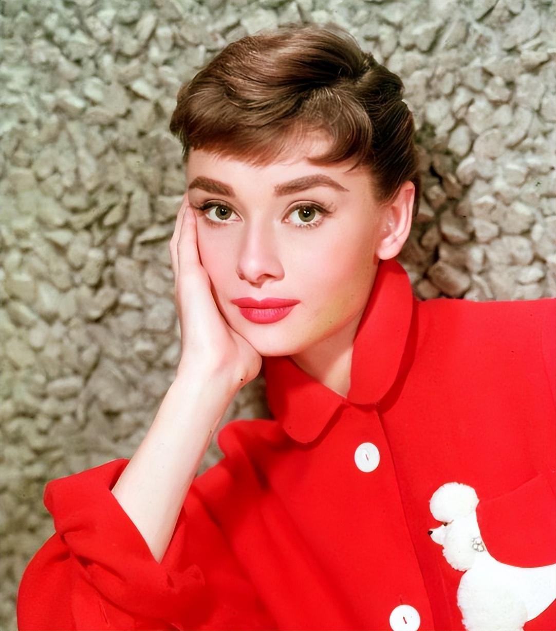 肯尼迪喜欢赫本还是玛丽莲梦露,梦露肯尼迪赫本是同时期的恋人吗