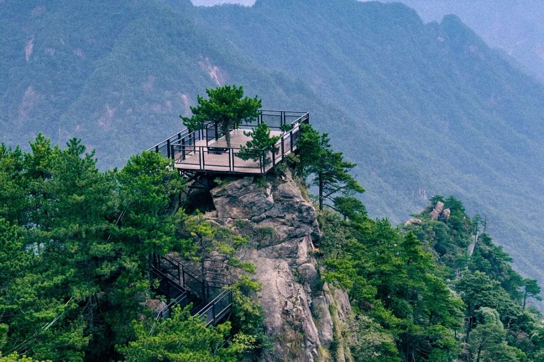 不愧是天下第一山真的很壮观,不愧是天下第一奇山