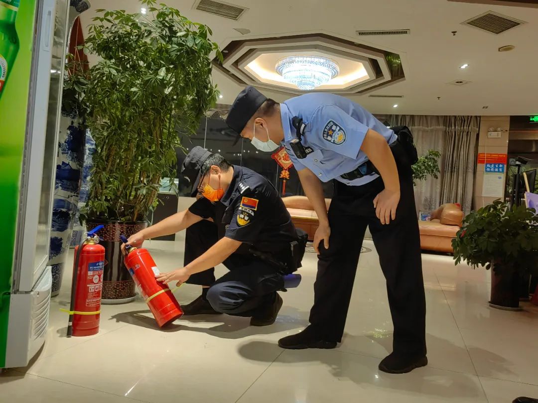 夏季治安打击整治“百日行动”丨尽锐出战！河南洛阳公安全力开展夏夜治安巡查宣防第二次集中统一行动