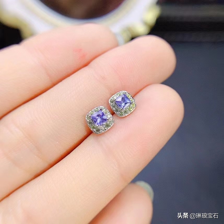 s925银镶月光石耳钉,S925银莫桑石六爪耳钉