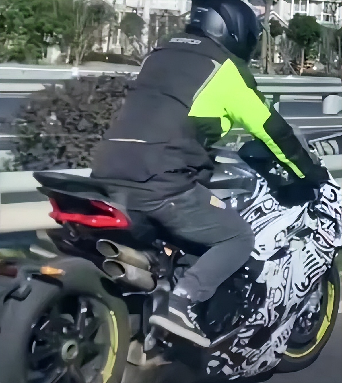 钱江v4摩托车,钱江v4s