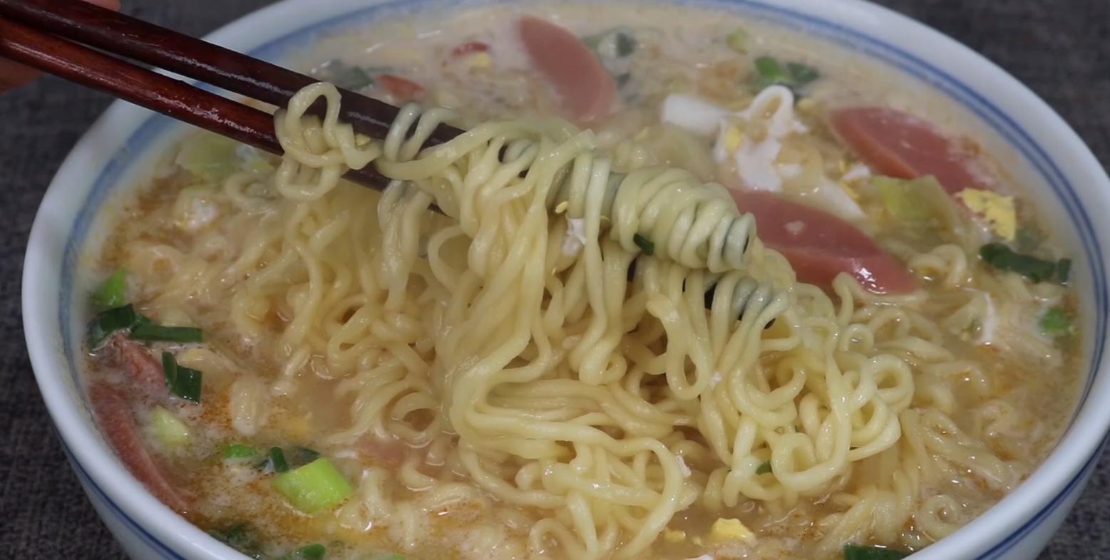 煮方便面最好不放辣椒,煮方便面过冷水