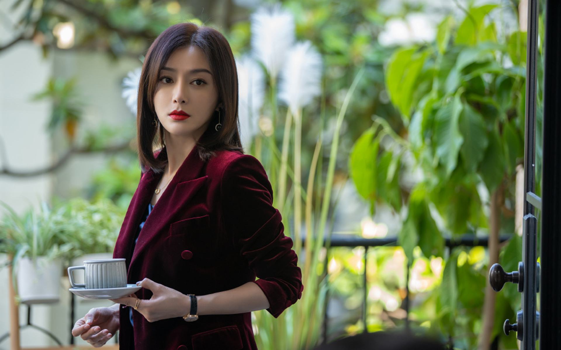 哪些明星整容后遗症越来越严重,整容明星后遗症对比图片