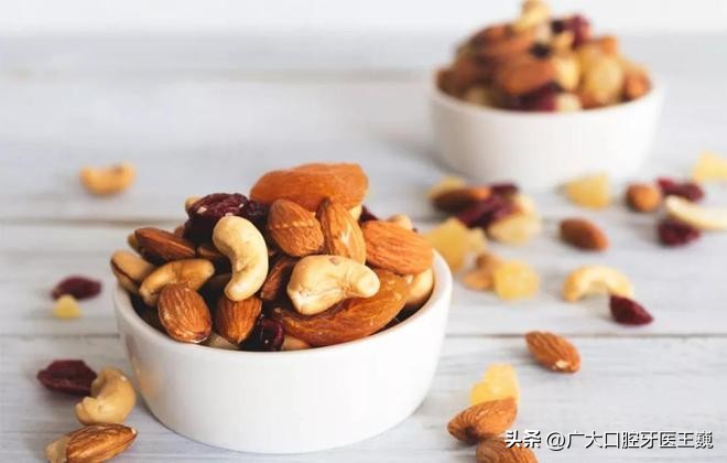 隐形牙套上面有白点,牙套上的白点是什么