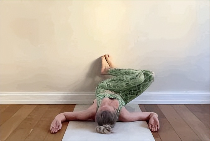 9个瑜伽动作视频教程集锦,9个瑜伽动作循序渐进练劈叉