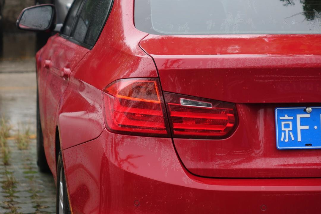 06年宝马320i二手的值得入手吗,二手宝马320i保养需要多少钱