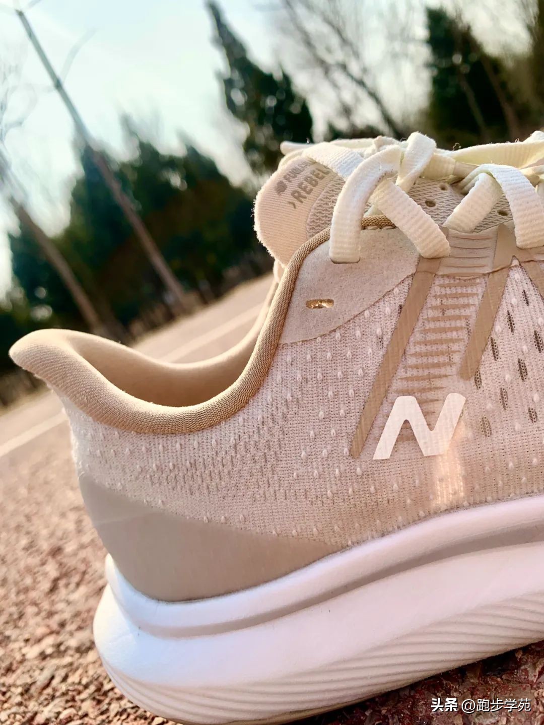 nbrebelv3什么中底,nbrebelv3适合体考吗