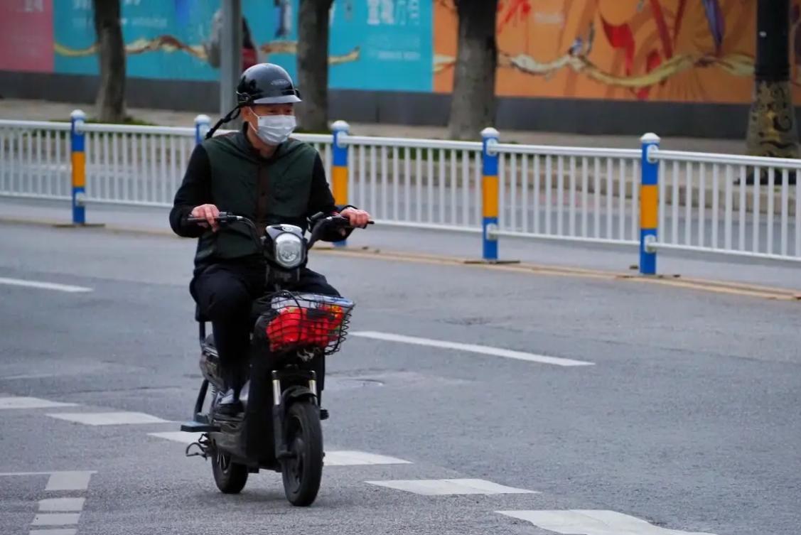 电动车一组旧电池能卖多少,旧电瓶车电池多少钱