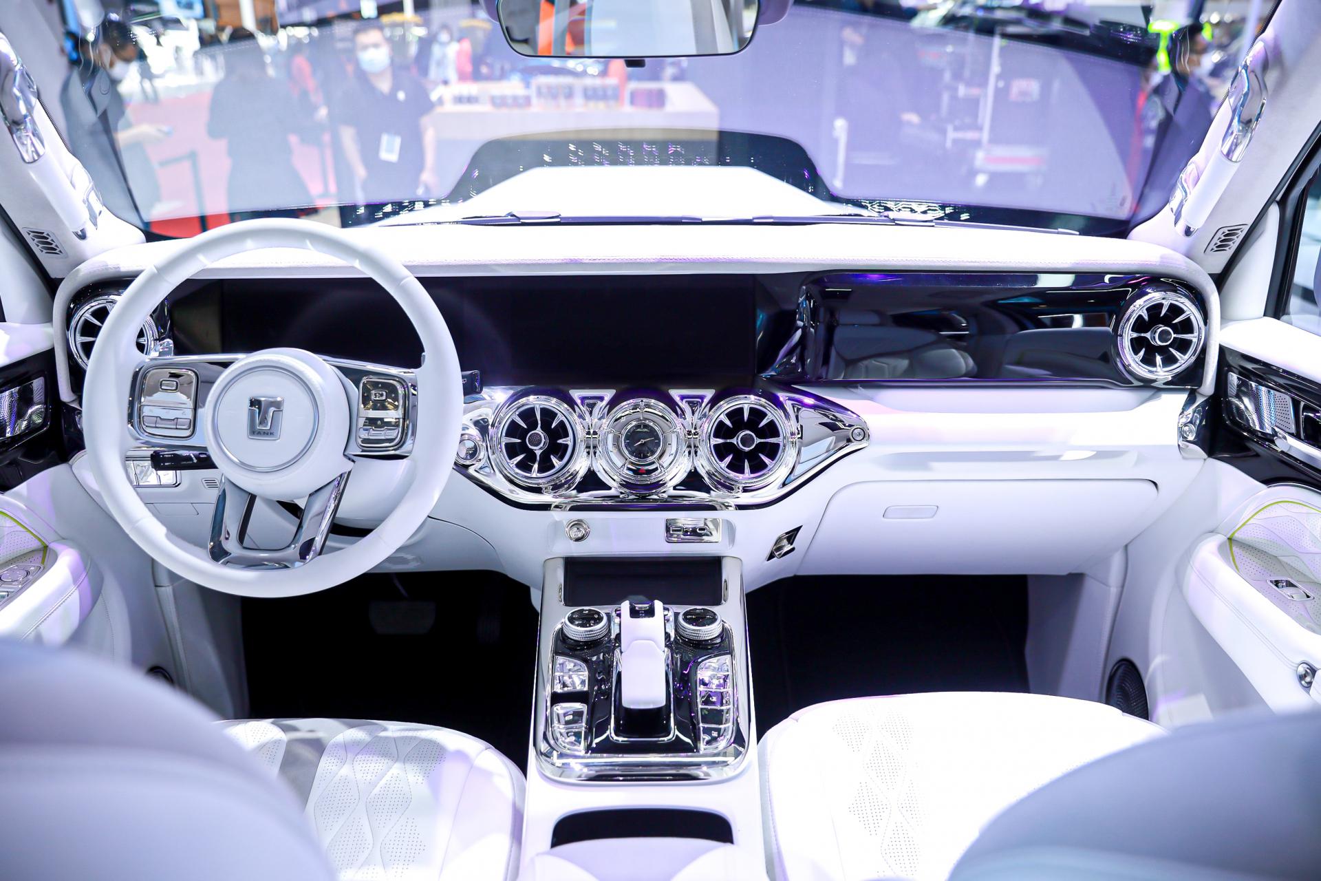 jeep牧马人对比坦克400,bj40坦克300牧马人如何选择