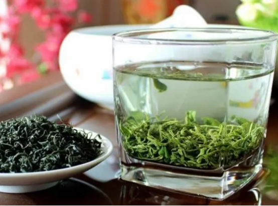 河南60后大爷晒酒单,安徽60后大叔