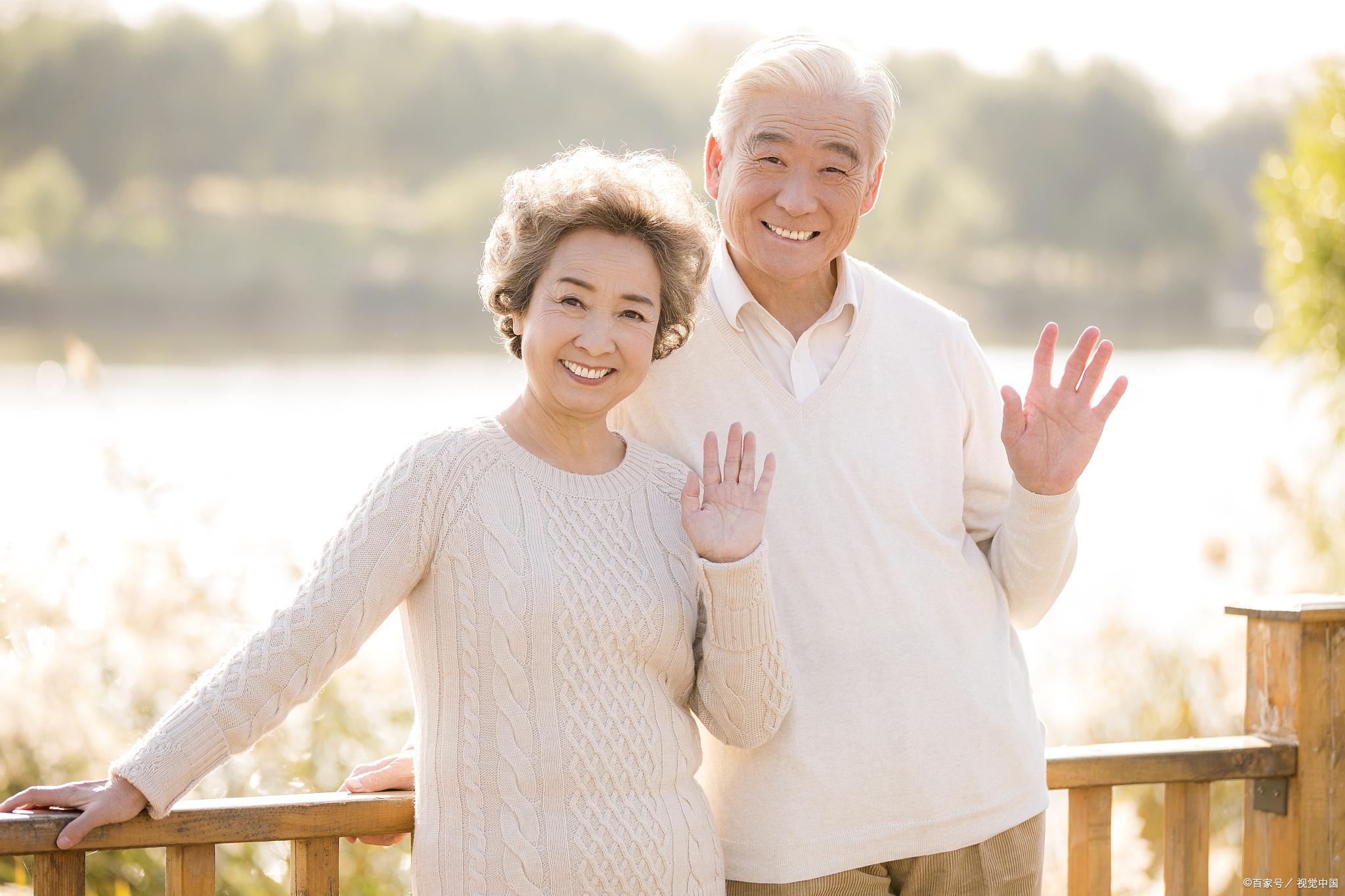 去武汉出差，同学小姨子热情招待我，与她发生幸福的事