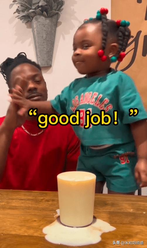 热搜电影上的两个小女孩,两个小女孩上热搜