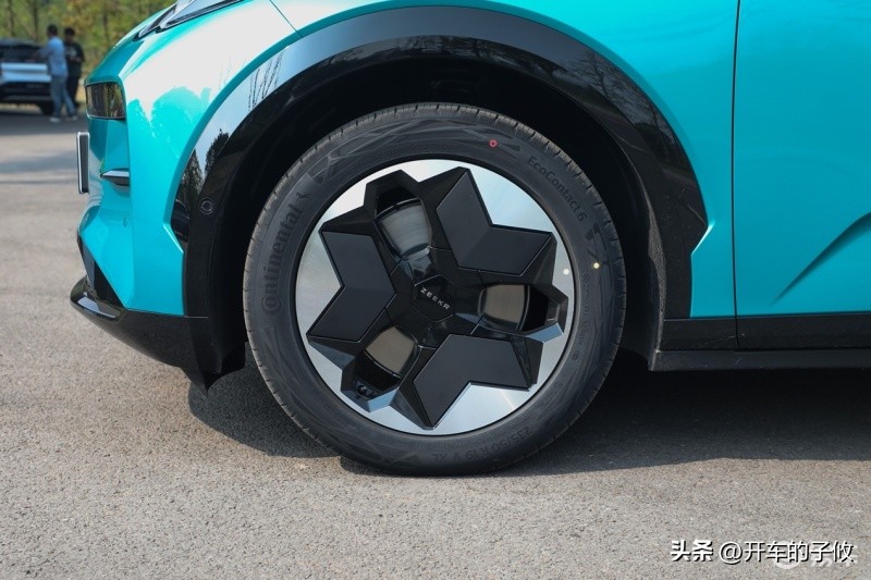 上海车展极氪zeekrx落地价,极氪zeekrx试驾车