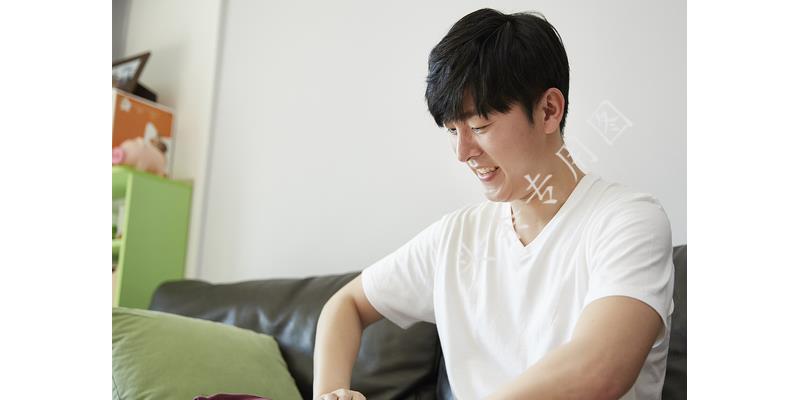 父亲家暴出轨，父母离婚23年，父亲瘫痪后，母亲却和父亲复婚了