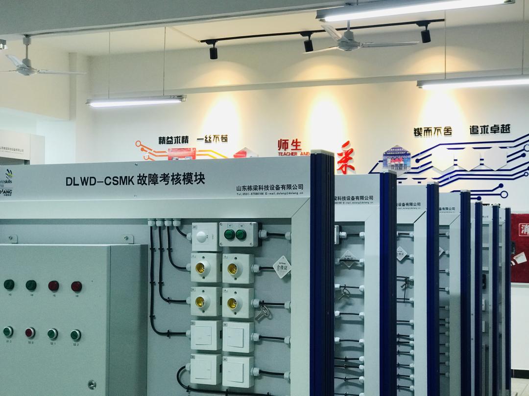 中考有点遗憾，成都这些学生毕业后获特斯拉等大厂青睐，月薪过万