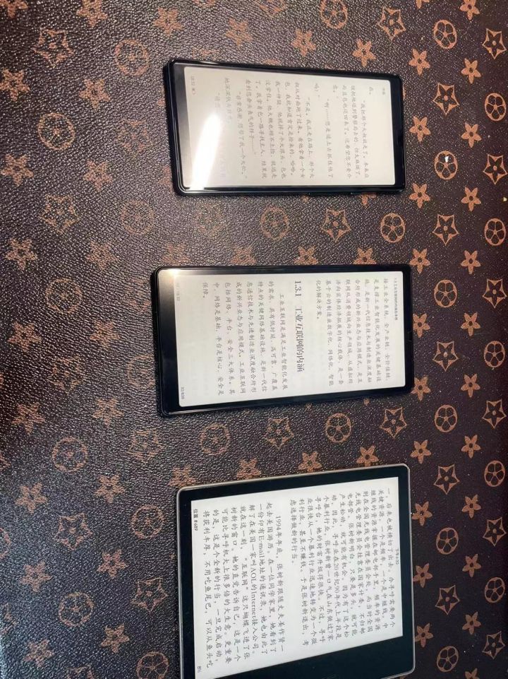 ipad好还是纯电子书好,3000块买ipad还是买书好