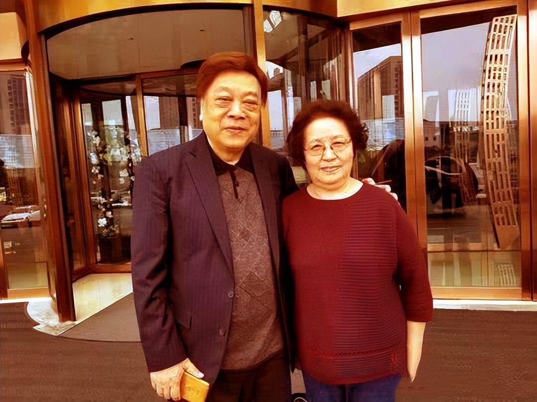 赵忠祥妻子张美珠近照曝光,赵忠祥妻子张美珠多少岁