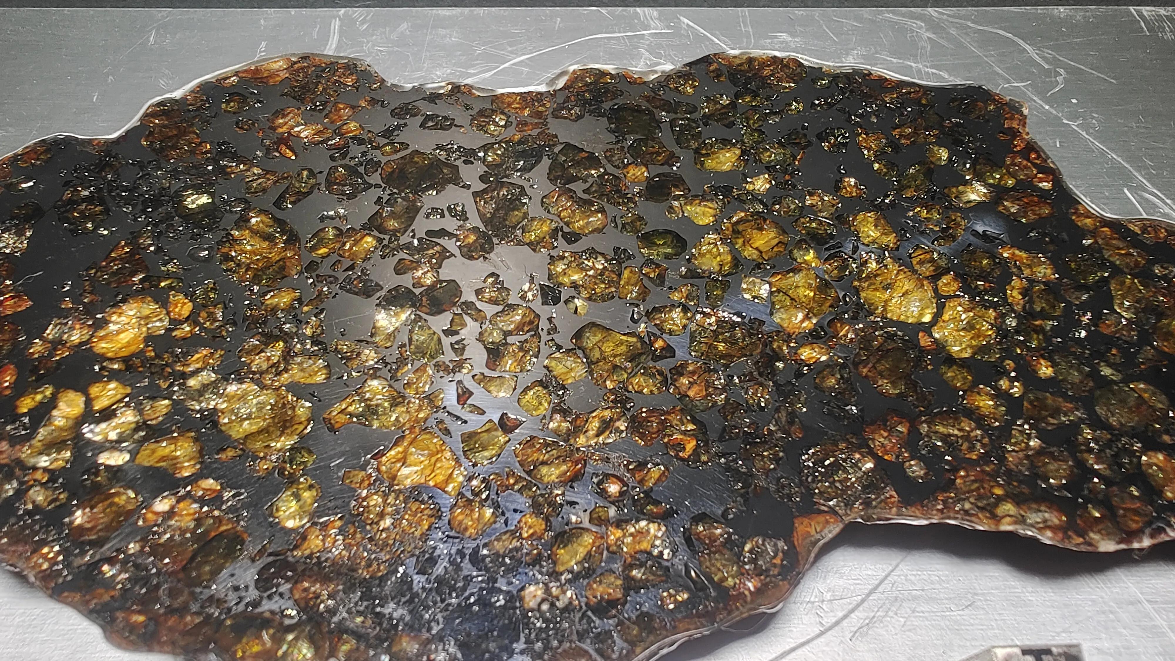 橄榄石原石真假鉴别方法,一招鉴别石陨石