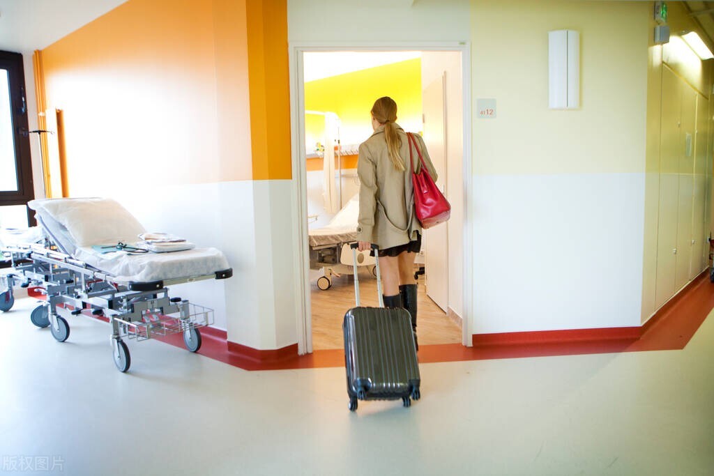 外阴反复肿胀10年，增大约1倍，最后医生诊断为此病