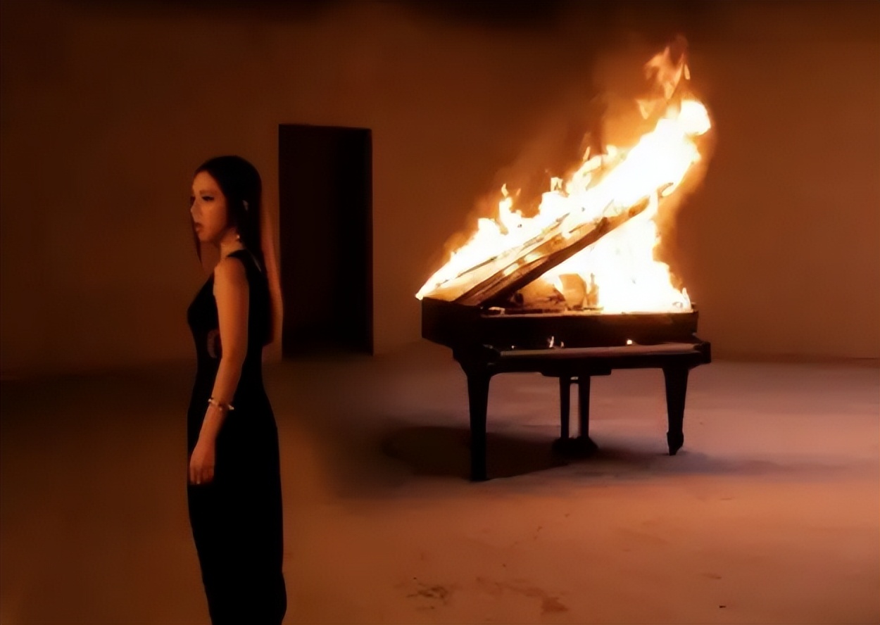 邓紫棋综艺哭诉,邓紫棋综艺节目中催泪瞬间