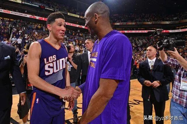 科比用行动诠释曼巴精神,科比在湖人的生涯