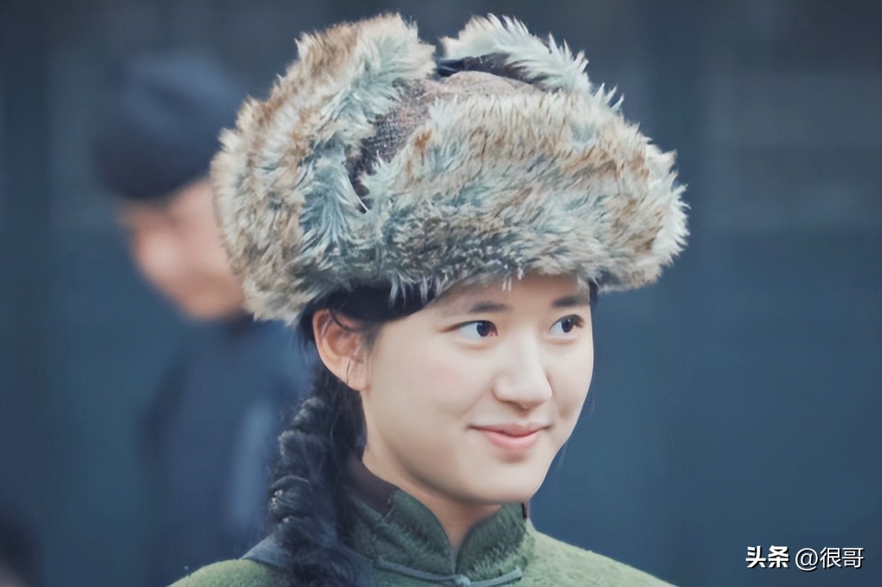 胡同赵露思侯明昊合照,胡同赵露思侯明昊路透