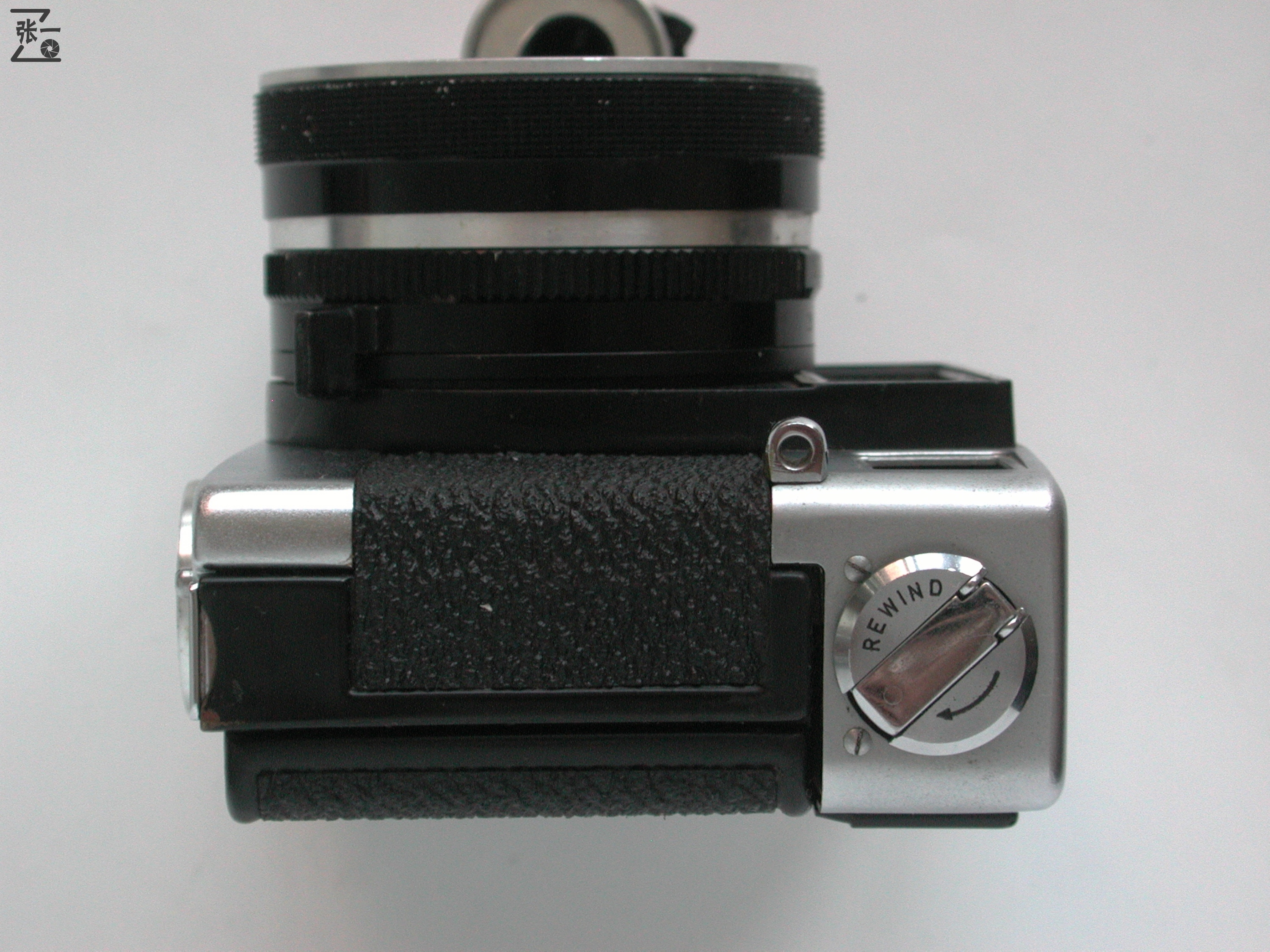 倒片旋钮在机身侧面的日本Fujica35Auto-M旁轴相机!1962年问世