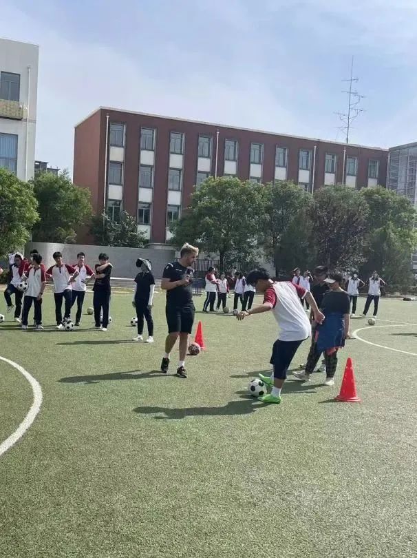 体验足球的意义视频,西班牙足球精神