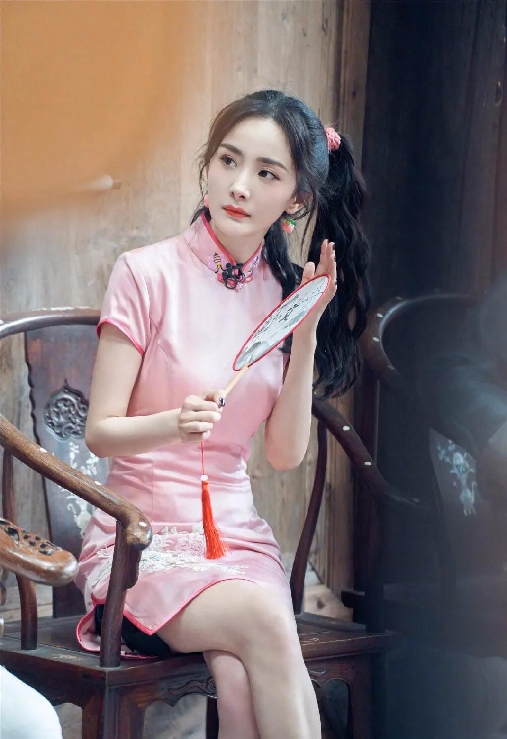 明星旗袍惊艳粉丝，杨幂性感，刘亦菲绝美，最后一人让人眼前一亮