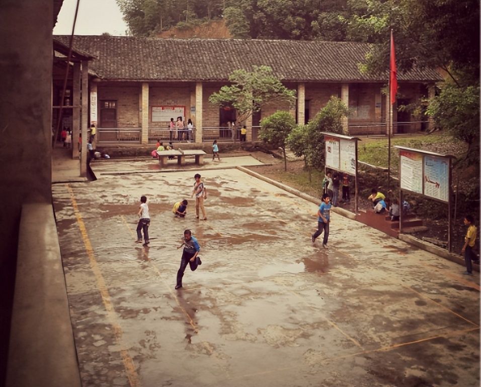 轮椅上的总裁身价3亿娶漂亮老婆,身价过亿总裁坐轮椅