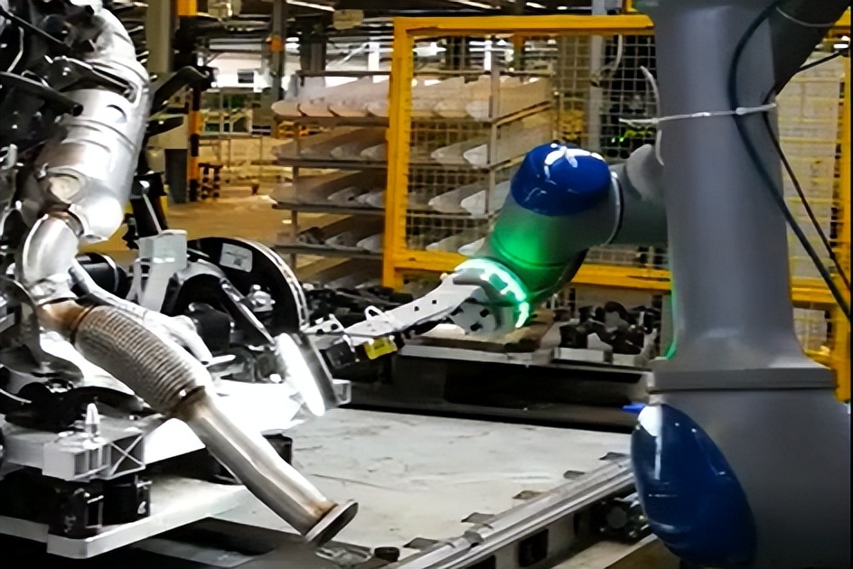 新松塑料机器人,新松机器人木工六轴