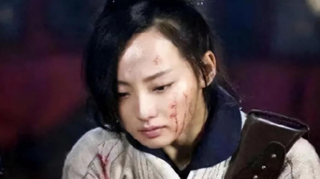 “高雅与残忍并存：女犯人遭受虎豹戏春刑罚的惊人全过程”