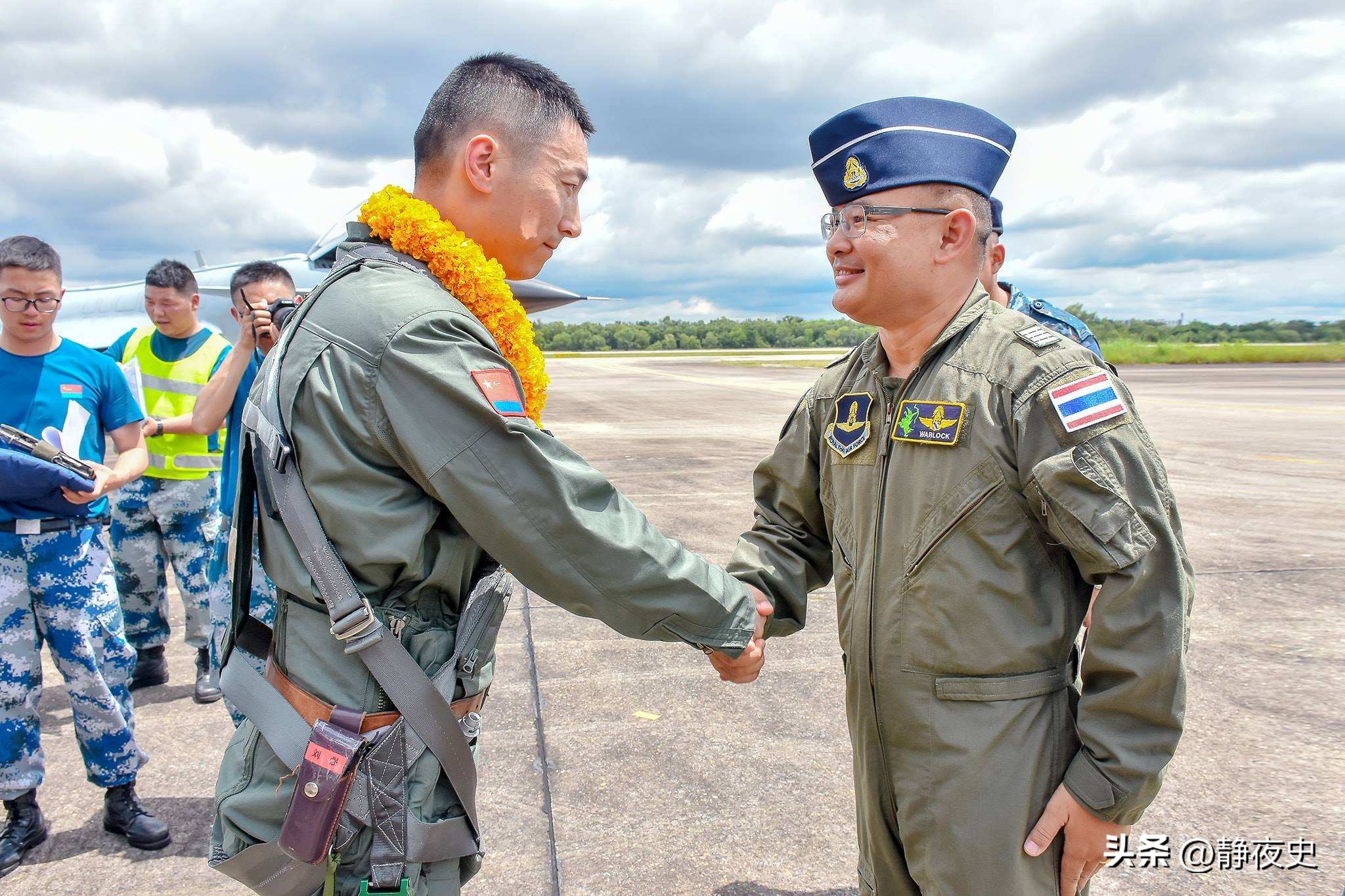 *美亲**更亲华？左右逢源的泰国会成为下个土耳其还是下个巴基斯坦？