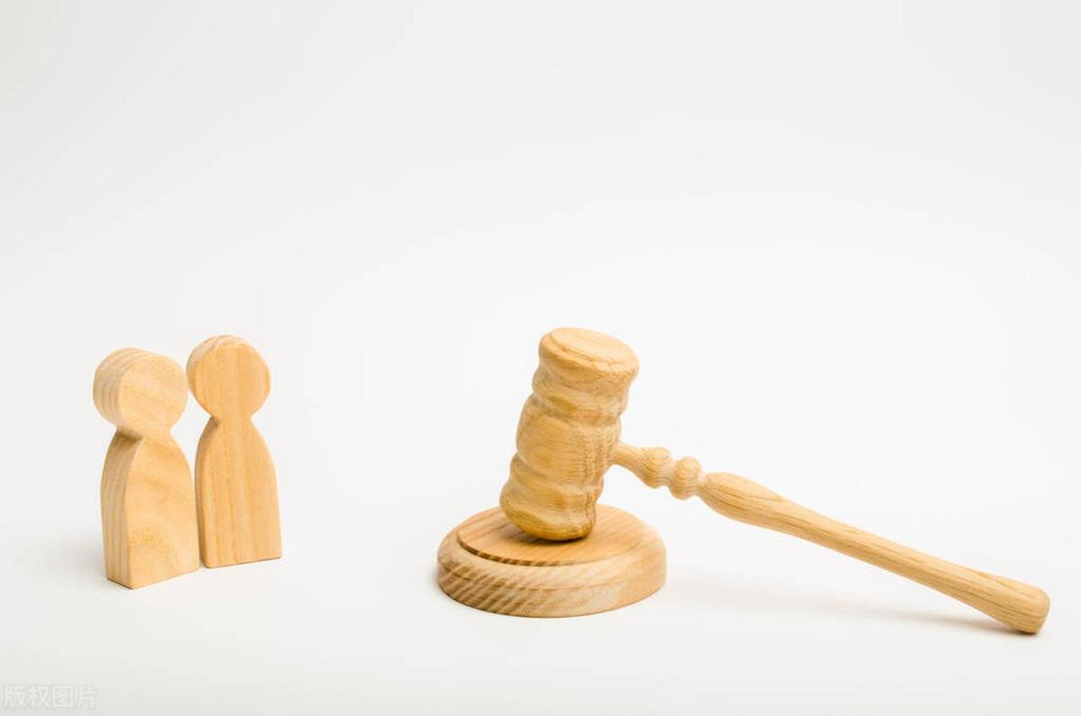 中标公示期有投诉可以终止招标吗,招投标中对中标结果质疑要暂停吗