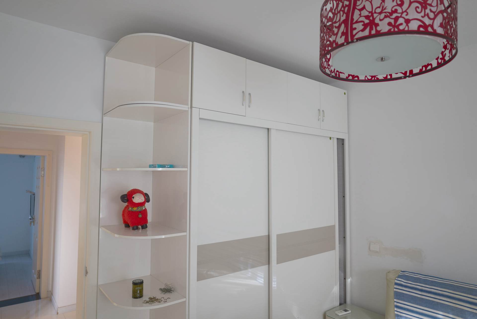 小户型也没有必要做全屋智能灯光,二手房客厅灯光改造