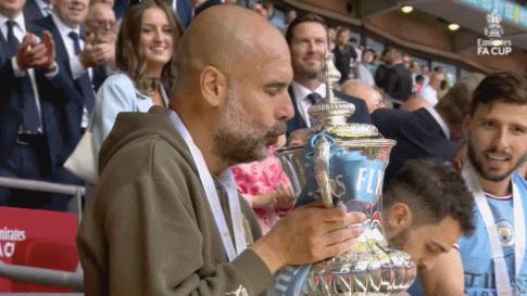 曼城足总杯夺冠瓜迪奥拉落泪,瓜迪奥拉赛后采访曼联足总杯