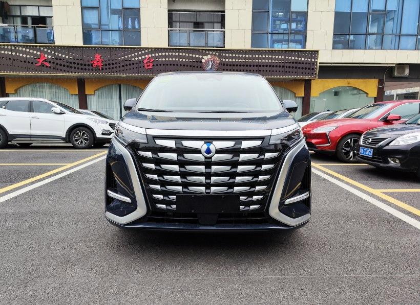 入手丰田,新款腾势d9开多少公里