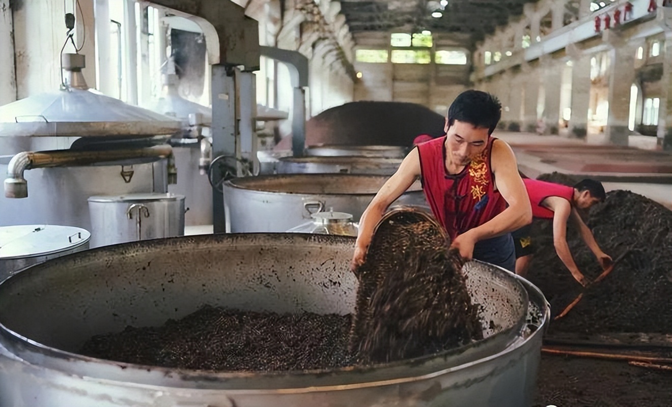 97回归版赖茅真品鉴别,97年庆回归的赖茅当时什么价格