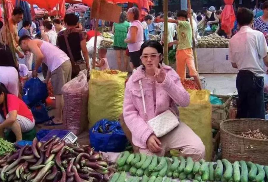 吴亦凡就这样写下了自己的结局，留下的三个疑问，是时候解开了