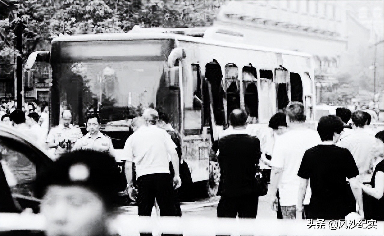 江西高考夺刀少年救人,夺刀少年拒绝清华大学破格录取