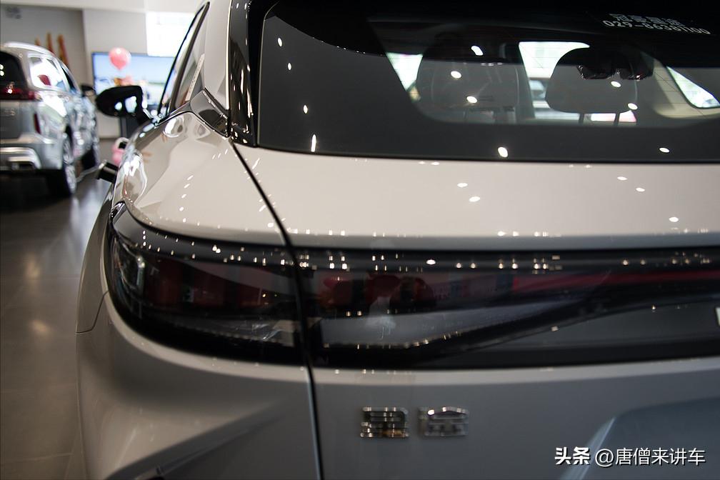 试驾星途瑶光和特斯拉modely，到底买哪款最划算？