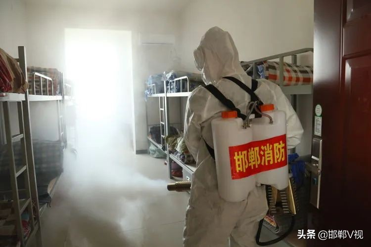 閭兏鎶楃柅鑻遍泟鐓х墖,閭兏鐤儏娴锋姤