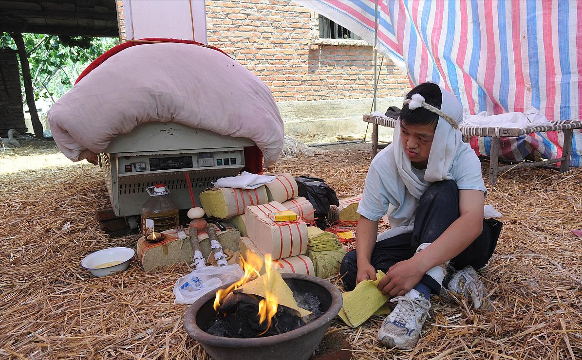 老人过世烧五七都有什么讲究,农村死人烧五七有什么规则