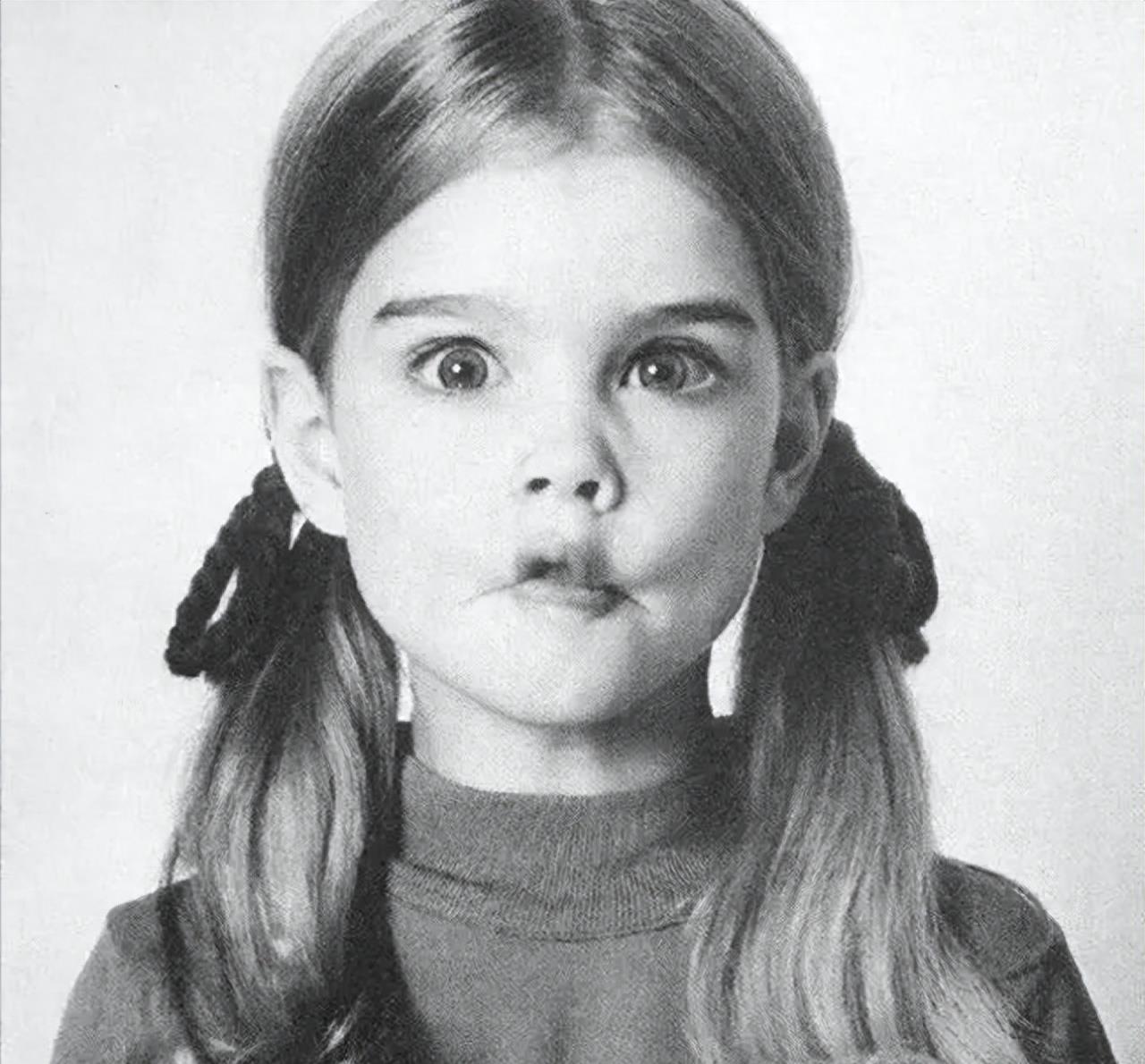 10岁全裸出镜，20岁声称自己仍是处女，“美国舒淇”的裸照风波