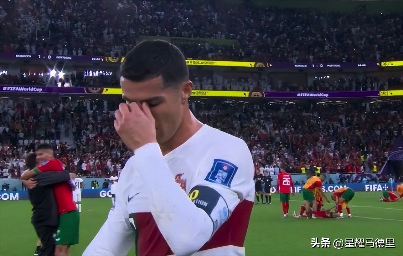 c罗是痛哭告别世界杯还是笑的,c罗告别世界杯捂脸痛哭视频