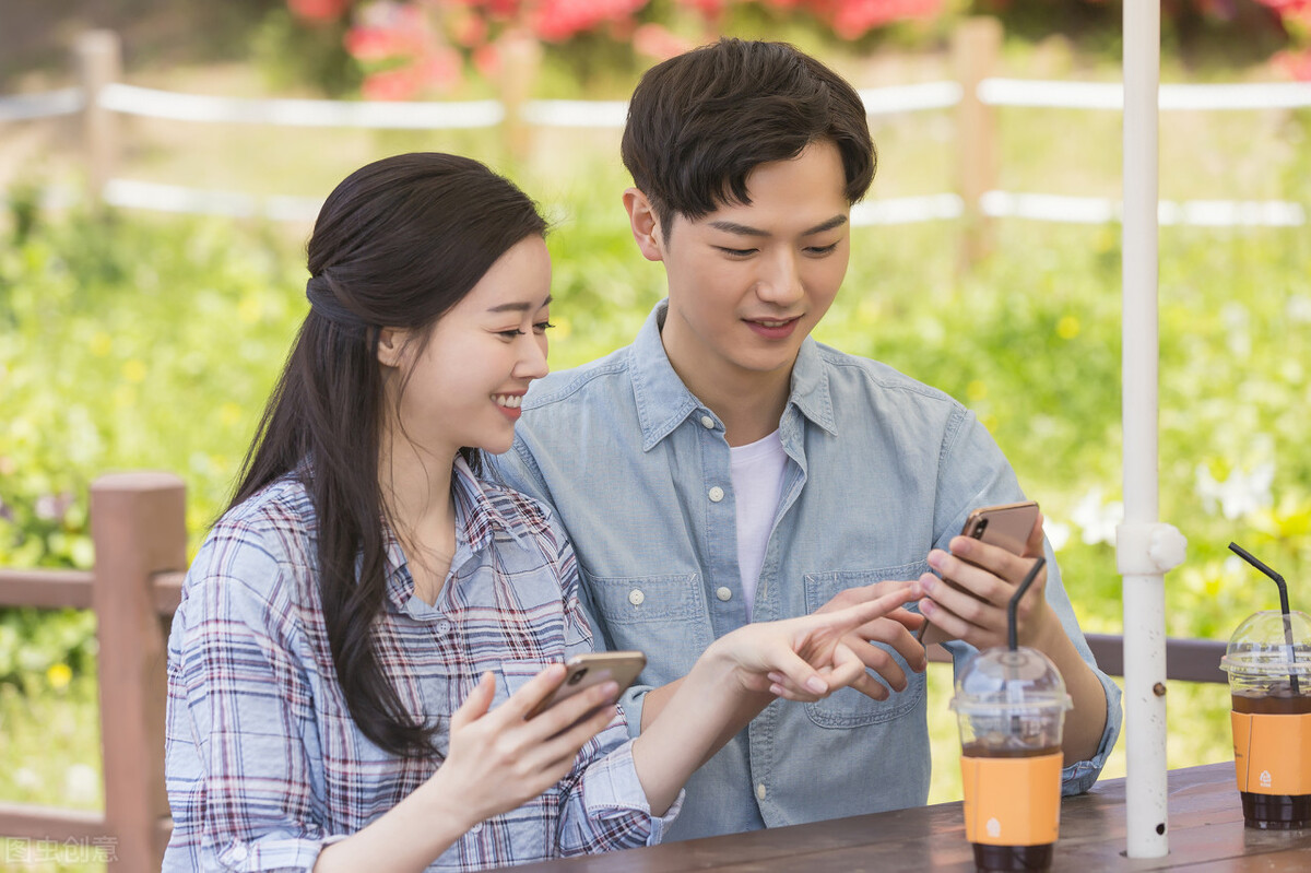 我是一只吸血鬼小说,我是一只吸血鬼伴奏