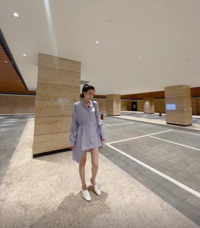 水均益29岁女儿当央视记者！精通4国语言，清华读研，颜值大逆袭