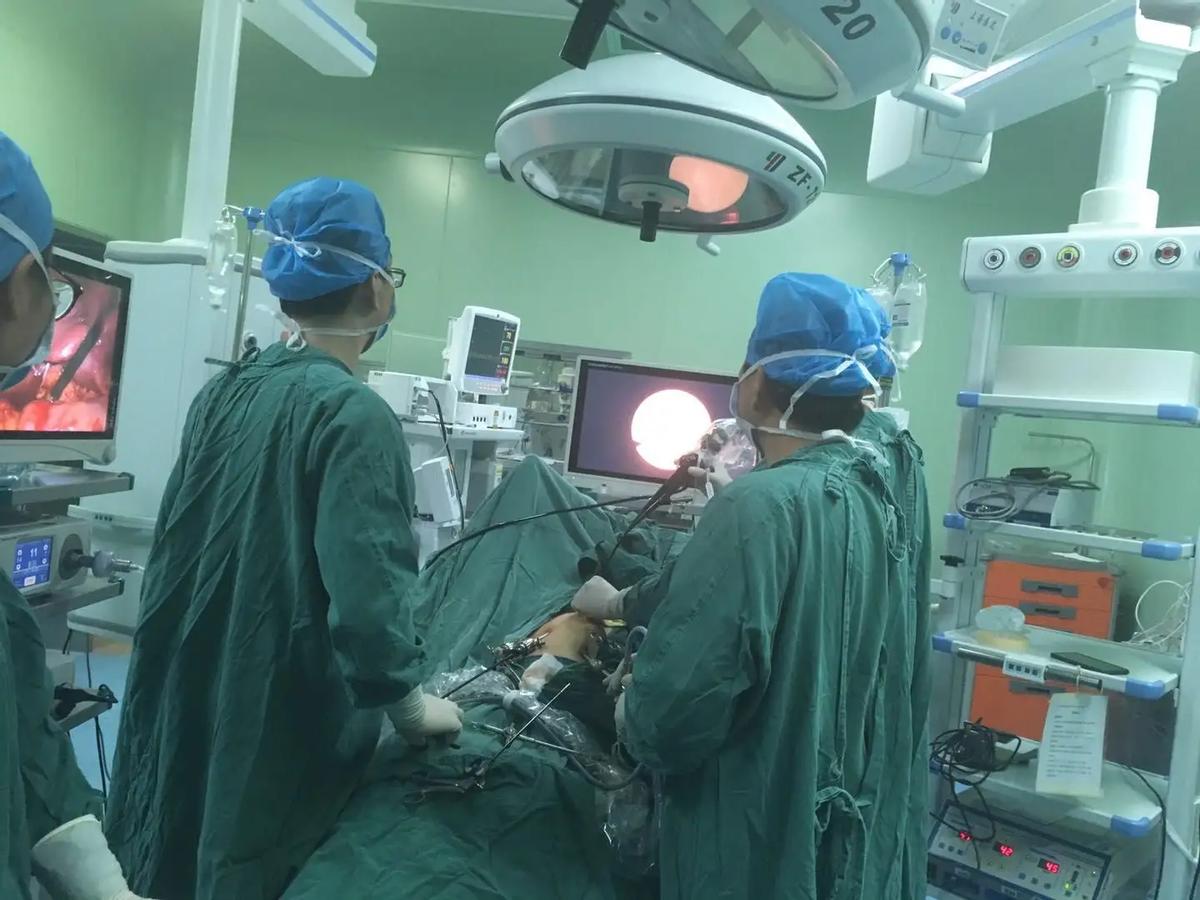 老人背部溃烂流脓,糖尿病人脚背伤口溃烂流水怎么办